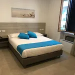 B E B Riviera Di Levante 3* Terracina