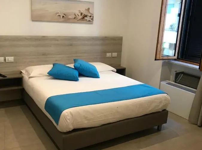 B E B Riviera Di Levante 3* טרצ'ינה